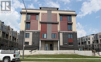 3546 Colonial Dr in Mississauga, ON - Building Photo