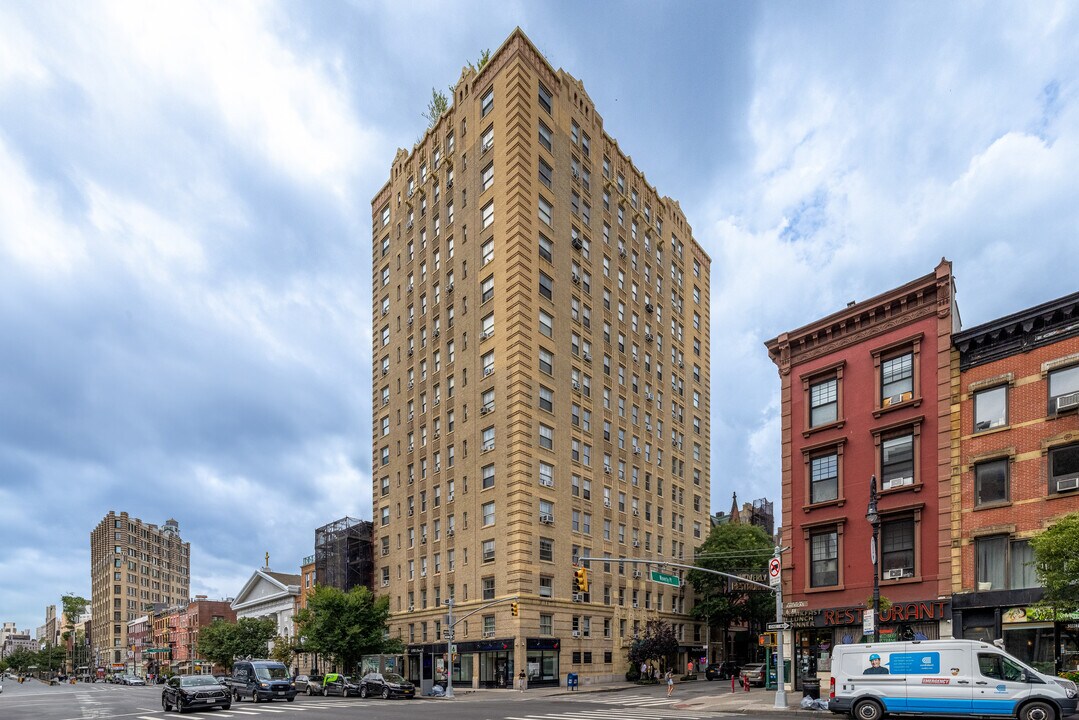 The Waverly in New York, NY - Building Photo