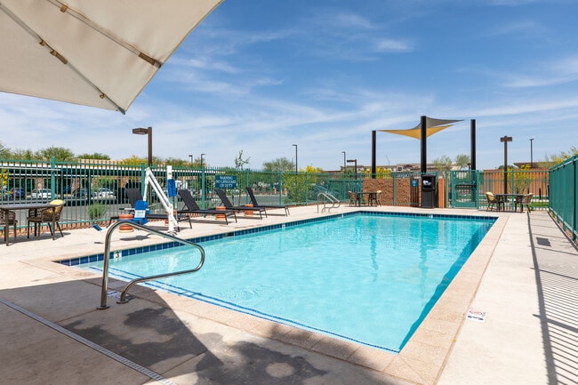 WaterWalk Phoenix – North Happy Valley