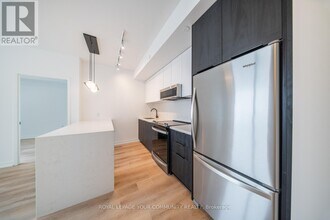 5 York Garden Wy in Toronto, ON - Building Photo - Building Photo