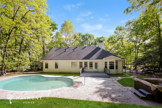 47 Lakesprings Dr in Mcdonough, GA - Foto de edificio - Building Photo