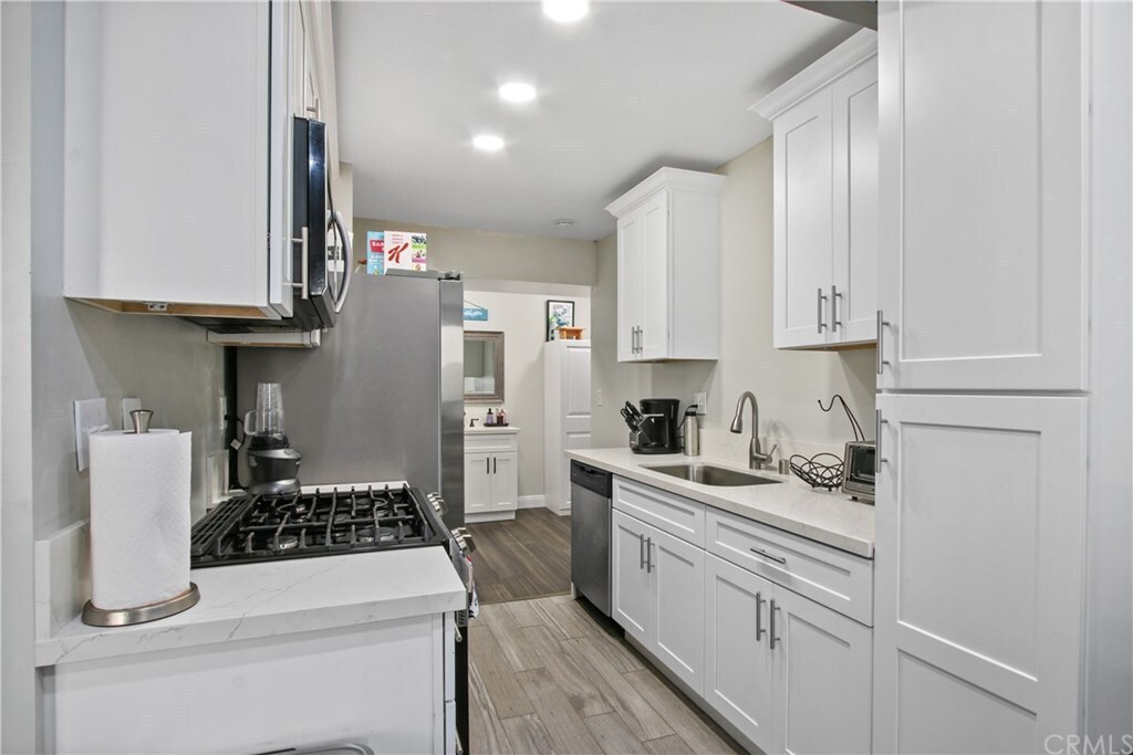 1350 W Lambert Rd, Unit 119 in La Habra, CA - Building Photo