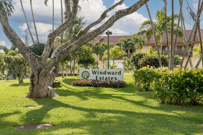 Windward Estates in Kaneohe, HI - Foto de edificio - Building Photo