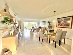 2900 N Palm Aire Dr in Pompano Beach, FL - Foto de edificio - Building Photo