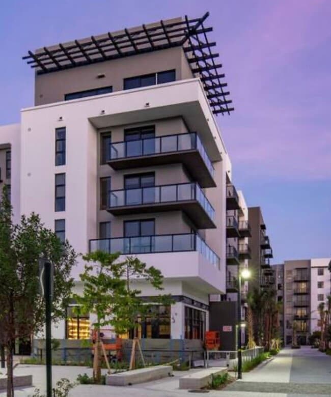 6970 Bird Rd in Miami, FL - Building Photo - Building Photo