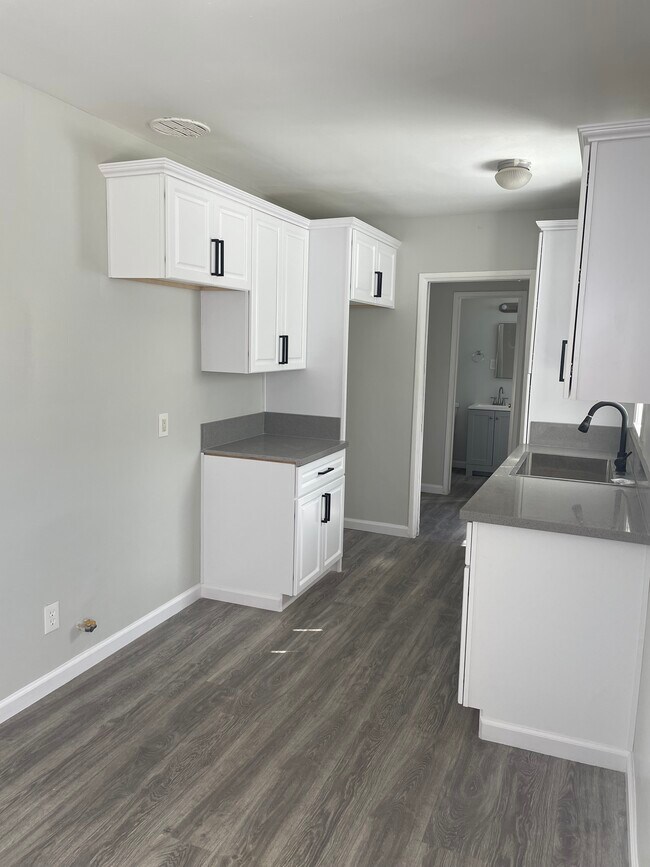 6131 E Olympic Blvd in Los Angeles, CA - Building Photo - Building Photo