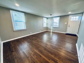 612 S Cherry St in Olathe, KS - Building Photo - Building Photo