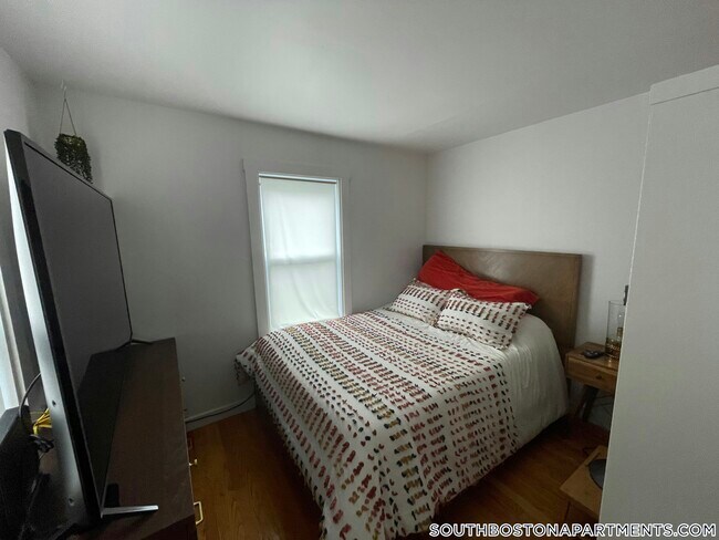 381 Dorchester St in Boston, MA - Building Photo - Building Photo