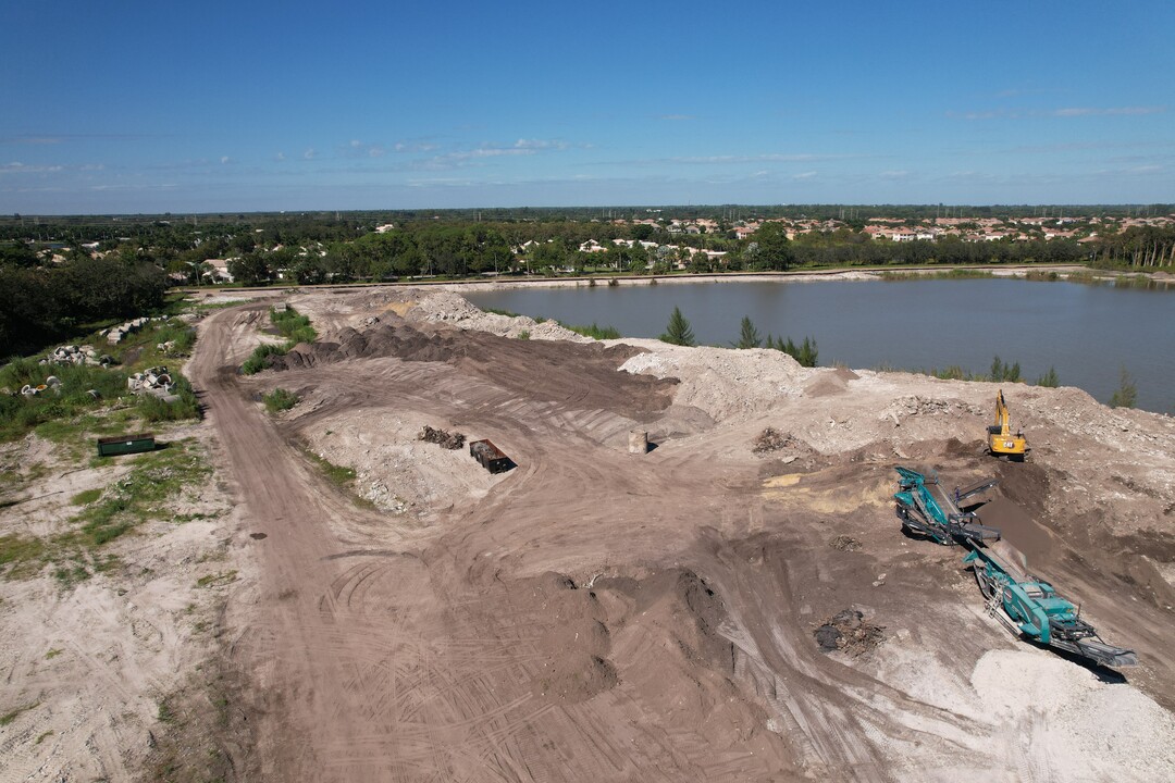 Lotis Wellington Phase I in Wellington, FL - Building Photo