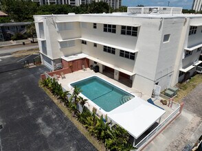 1330 NE 105th St in Miami Shores, FL - Building Photo - Building Photo