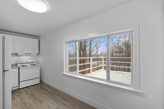 67 Old Albany Post Rd in Rhinebeck, NY - Building Photo - Building Photo