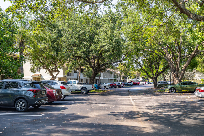 The Gardens at Palm Aire in Pompano Beach, FL - Building Photo - Building Photo