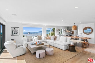 29680 Zuma Bay Way in Malibu, CA - Building Photo - Building Photo