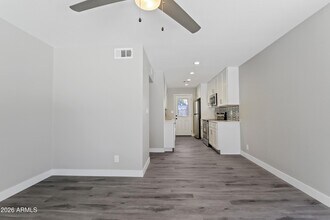 35 W Medlock Dr in Phoenix, AZ - Building Photo - Building Photo