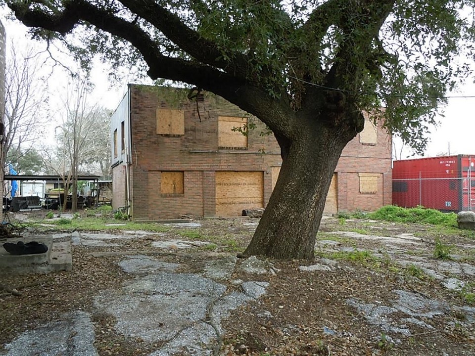 6229 Cullen Blvd in Houston, TX - Building Photo