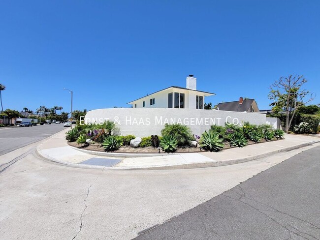 20331 Eastwood Cir in Huntington Beach, CA - Building Photo - Building Photo