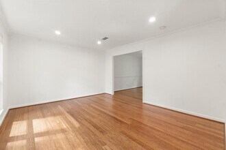 28 Silver Elm Pl in Spring, TX - Foto de edificio - Building Photo