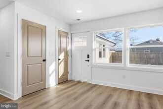 68 Daffodil Ln in Levittown, PA - Building Photo - Building Photo