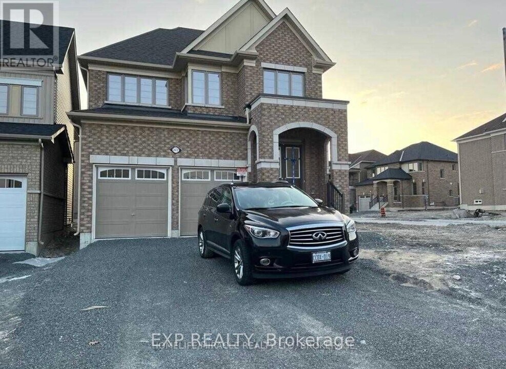 2472 Kentucky Derby Way in Oshawa, ON - Building Photo
