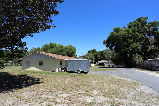 1581 CR 470 in Lake Panasoffkee, FL - Building Photo - Building Photo