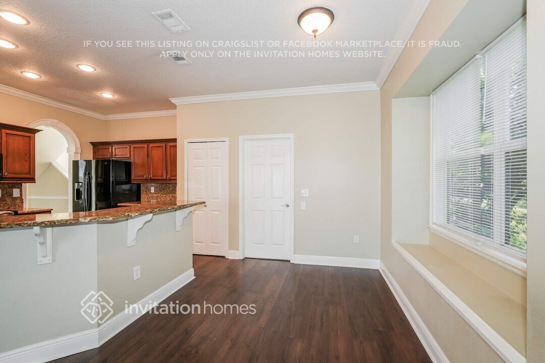 3016 Savannah Oaks Cir in Tarpon Springs, FL - Building Photo