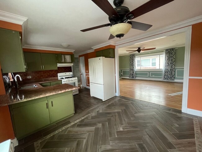 2440 River Rd, Unit 3E in River Grove, IL - Foto de edificio - Building Photo