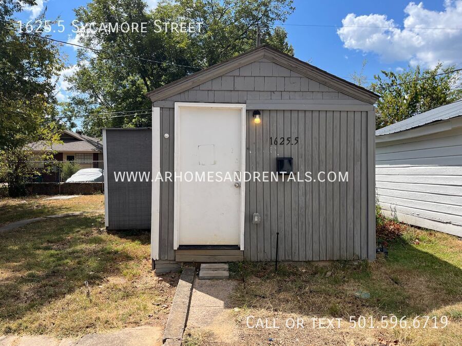 1625.5 Sycamore St in North Little Rock, AR - Building Photo