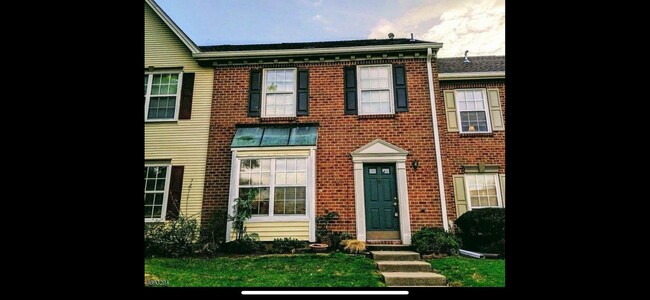 property at 6 Townsend Ct