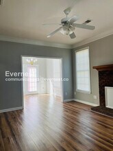 11925 Long Forest Dr in Charlotte, NC - Foto de edificio - Building Photo