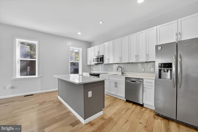 15 S St NE, Unit 210 in Washington, DC - Building Photo - Building Photo