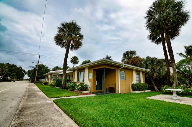 Palmway Apartments 4 UNITS