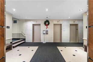 201 St Pauls Ave, Unit 3803 in Jersey City, NJ - Building Photo