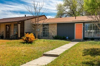 6510 Spring Lark Dr in San Antonio, TX - Building Photo - Building Photo