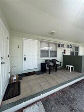 1325 SE 22nd Ave-Unit -1 in Pompano Beach, FL - Foto de edificio - Building Photo