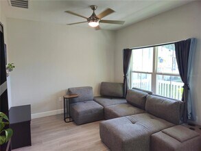 3633 Main St in Sanford, FL - Foto de edificio - Building Photo