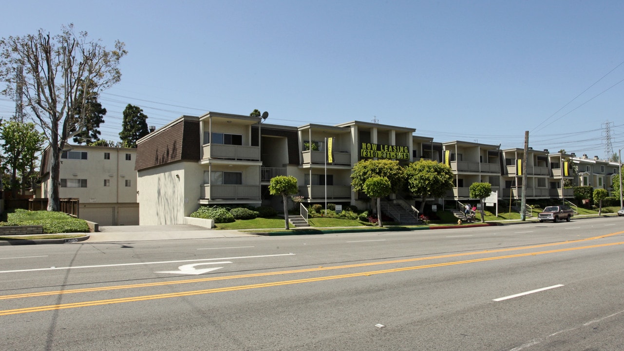 The Moonraker Apartments in Torrance, CA - Foto de edificio