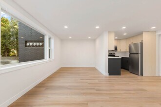 6721 24th Ave NW in Seattle, WA - Building Photo - Building Photo