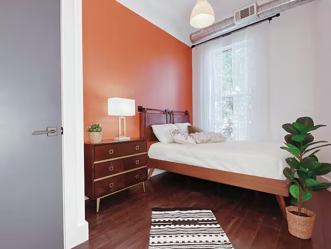 Furnished room/NOT APARTMENT in Brooklyn, NY - Foto de edificio - Building Photo