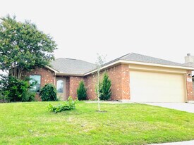 604 Poncho Ln in Haslet, TX - Building Photo