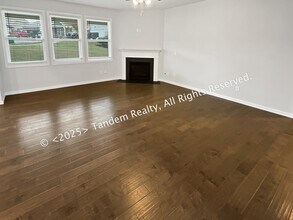 8020 Forest Hills Dr in Spring Hill, TN - Building Photo - Building Photo