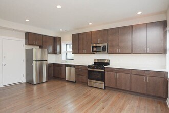 3409 W Fullerton Ave, Unit M07H in Chicago, IL - Foto de edificio - Building Photo