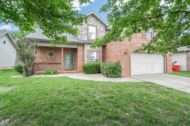 property at 1403 W Maplewood St