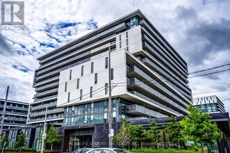 120 Varna Dr in Toronto, ON - Building Photo - Building Photo