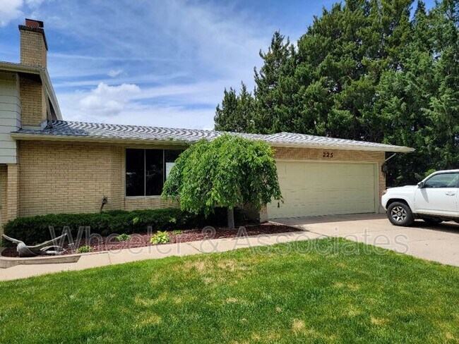 225 W Elberta Dr in North Ogden, UT - Building Photo - Building Photo