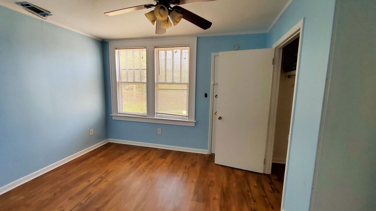 2120 DeLesseps Ave in Savannah, GA - Building Photo