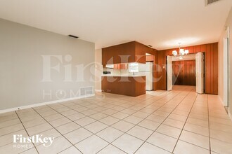 5860 Cedar St NE in St. Petersburg, FL - Building Photo - Building Photo