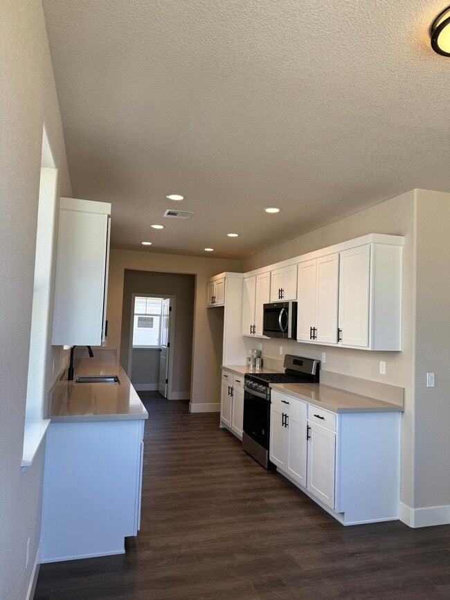 324 Cattail Cir in Gardnerville, NV - Building Photo - Building Photo