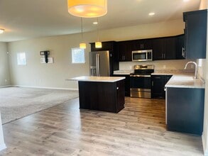 1105 Reese Trl in Waunakee, WI - Foto de edificio - Building Photo