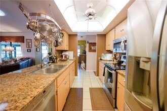 145 Bunker Rd in Rotonda West, FL - Foto de edificio - Building Photo