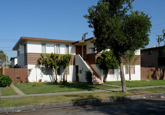 2506 S Rosewood Ave in Santa Ana, CA - Building Photo - Building Photo